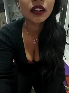 Itz Mayra  online show from 11/15/25, 06:12