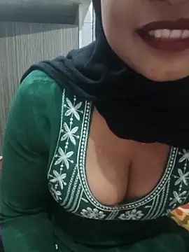 Itz Mayra  online show from 11/23/25, 09:08