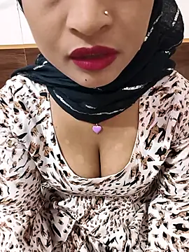 Itz Mayra  online show from 11/12/25, 06:28