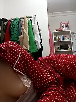 Snapshot of Nahiida23 chatting on 11/27/25, 12:44 Nahiida23 online show from 11/27/25, 12:44