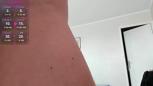 lannaah  online show from 09/22/25, 03:29