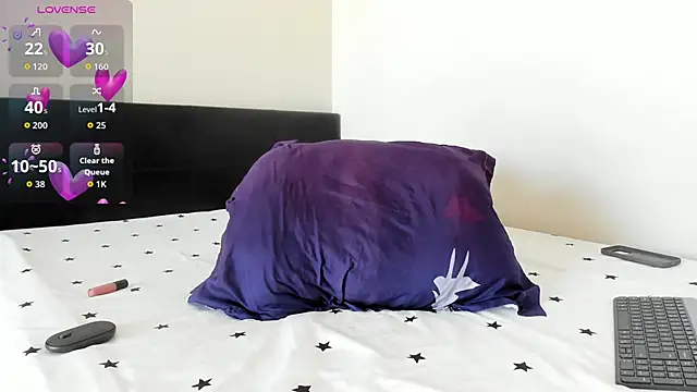 lannaah  online show from 10/25/25, 10:03