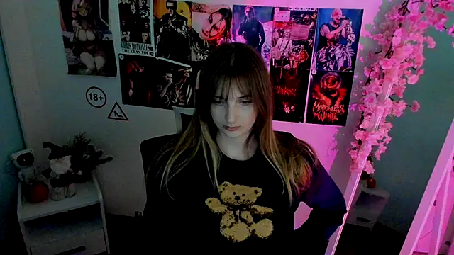 NeyliDream online show from 12/18/25, 01:37