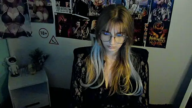 NeyliDream online show from 10/16/25, 12:13