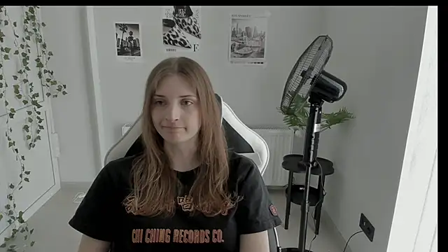 NeyliDream online show from 06/18/26, 12:21