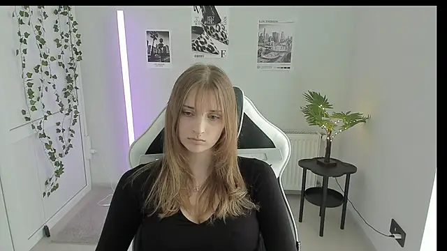 Snapshot of NeyliDream chatting on 05/26/26, 12:58 NeyliDream online show from 05/26/26, 12:58