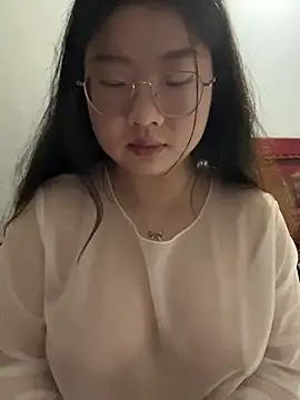 Snapshot of xxwang20 chatting on 02/13/26, 01:44 xxwang20 online show from 02/13/26, 01:44