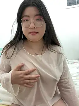 Snapshot of xxwang20 chatting on 03/04/26, 06:04 xxwang20 online show from 03/04/26, 06:04