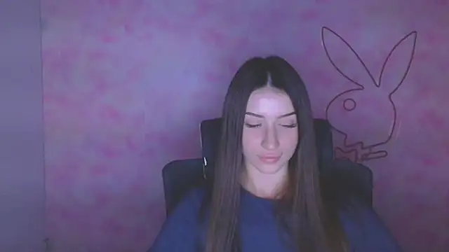 Snapshot of AlisaBubbles chatting on 10/06/25, 04:41 AlisaBubbles online show from 10/06/25, 04:41