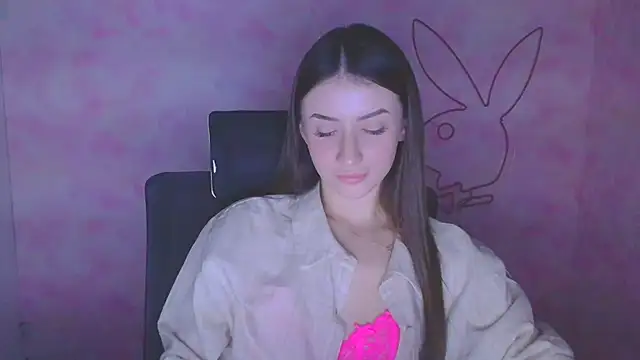Snapshot of AlisaBubbles chatting on 10/13/25, 06:48 AlisaBubbles online show from 10/13/25, 06:48