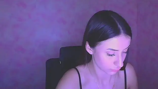 Snapshot of AlisaBubbles chatting on 09/23/25, 09:38 AlisaBubbles online show from 09/23/25, 09:38