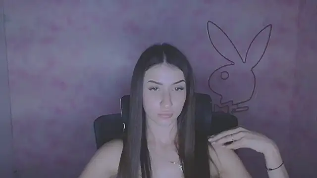 Snapshot of AlisaBubbles chatting on 10/08/25, 06:08 AlisaBubbles online show from 10/08/25, 06:08