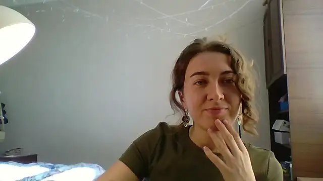 Snapshot of Mireeina chatting on 07/17/26, 02:36 Mireeina online show from 07/17/26, 02:36
