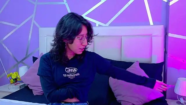 Snapshot of jupiterysaturno chatting on 09/26/25, 01:07 jupiterysaturno online show from 09/26/25, 01:07