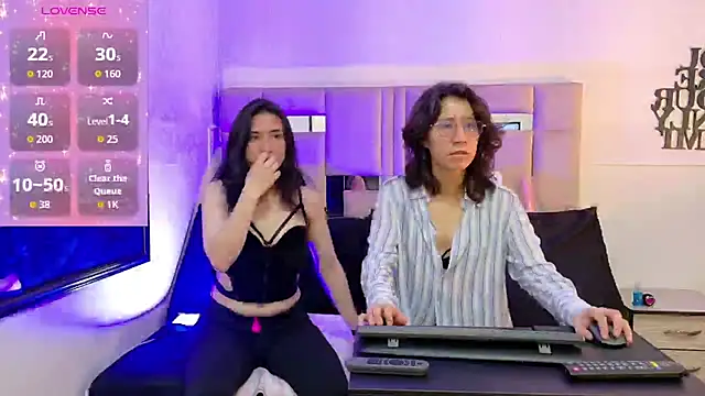 Snapshot of jupiterysaturno chatting on 09/11/25, 04:07 jupiterysaturno online show from 09/11/25, 04:07