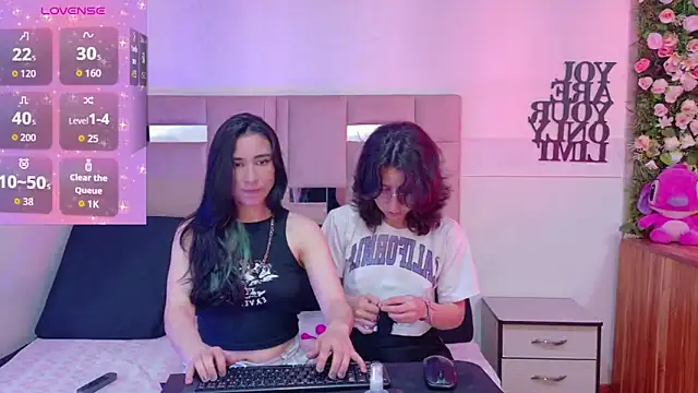 Snapshot of jupiterysaturno chatting on 09/23/25, 06:48 jupiterysaturno online show from 09/23/25, 06:48