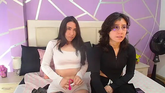 Snapshot of jupiterysaturno chatting on 09/24/25, 02:56 jupiterysaturno online show from 09/24/25, 02:56