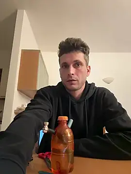 Malcom2f online show from 04/24/26, 02:24