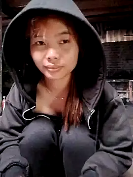 Huyen x online show from 03/16/26, 01:35