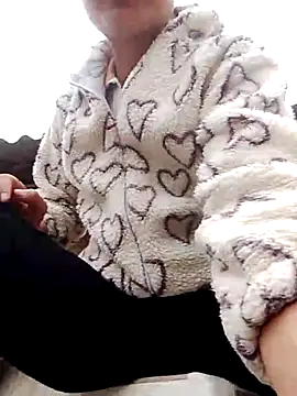 Huyen x online show from 12/04/25, 05:17