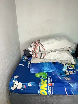 Yasmine  Hayat online show from 12/22/25, 01:22