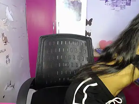 Snapshot of harleen-cam chatting on 09/23/25, 05:36 harleen-cam online show from 09/23/25, 05:36