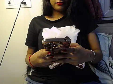 Snapshot of harleen-cam chatting on 11/06/25, 02:15 harleen-cam online show from 11/06/25, 02:15