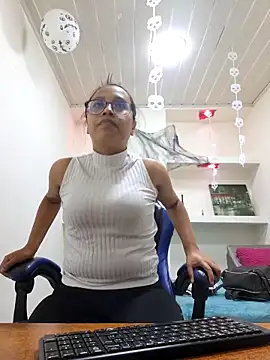 susan mooree online show from 10/30/25, 07:22