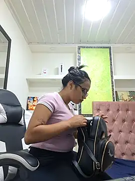 susan mooree online show from 11/09/25, 11:14