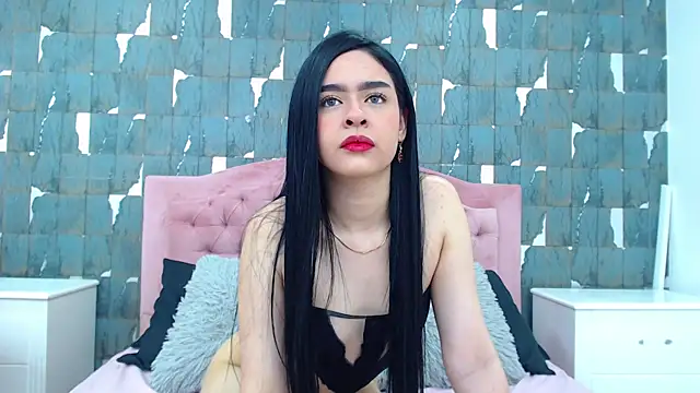 Snapshot of PaolaSanz chatting on 11/08/25, 02:09 PaolaSanz online show from 11/08/25, 02:09