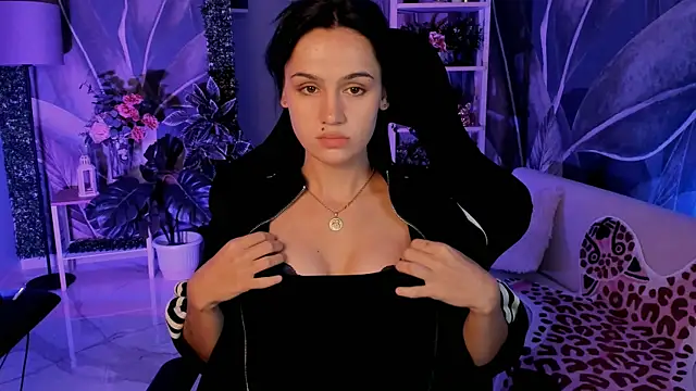 MonicaFarmer online show from 09/19/25, 05:17