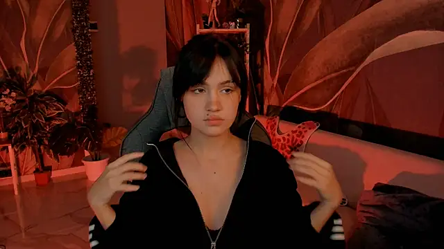 MonicaFarmer online show from 11/01/25, 02:44