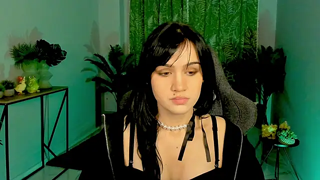 MonicaFarmer online show from 10/23/25, 08:51