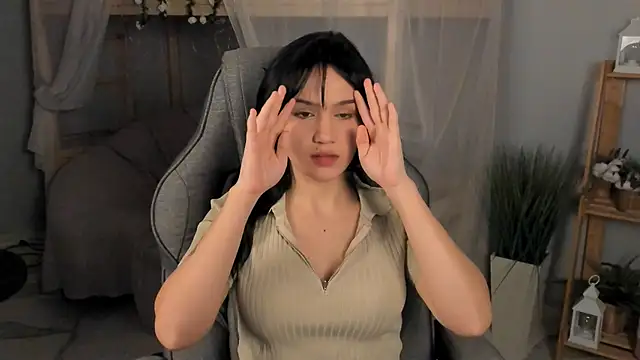 MonicaFarmer online show from 11/30/25, 05:47