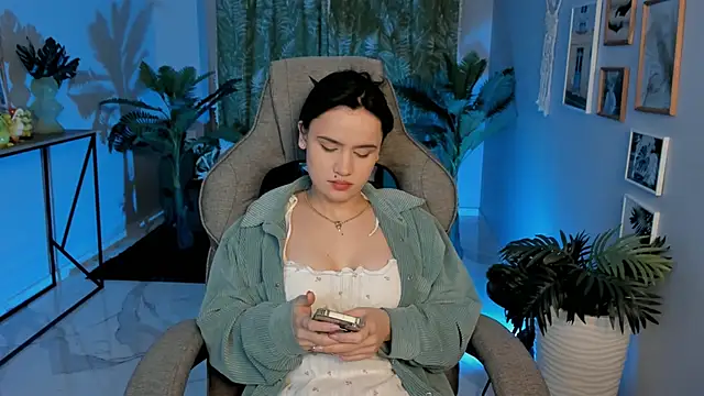 MonicaFarmer online show from 02/13/26, 02:55