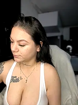 Snapshot of Megaan__More chatting on 10/25/25, 02:44 Megaan More online show from 10/25/25, 02:44