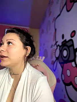 Snapshot of Megaan__More chatting on 11/07/25, 02:38 Megaan More online show from 11/07/25, 02:38