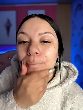 Snapshot of Megaan__More chatting on 12/02/25, 01:39 Megaan More online show from 12/02/25, 01:39