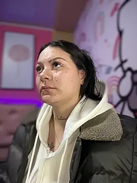 Snapshot of Megaan__More chatting on 11/20/25, 02:23 Megaan More online show from 11/20/25, 02:23