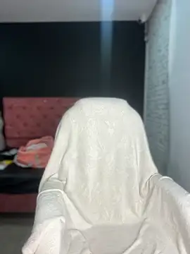 Snapshot of Megaan__More chatting on 09/14/25, 01:50 Megaan More online show from 09/14/25, 01:50