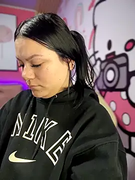 Snapshot of Megaan__More chatting on 11/13/25, 01:09 Megaan More online show from 11/13/25, 01:09