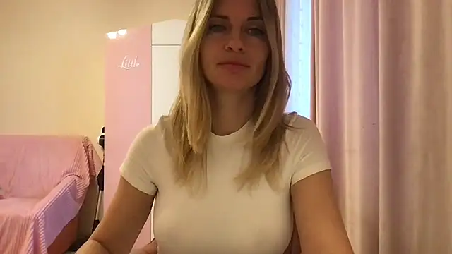 KarelliaStar online show from 05/05/26, 06:27