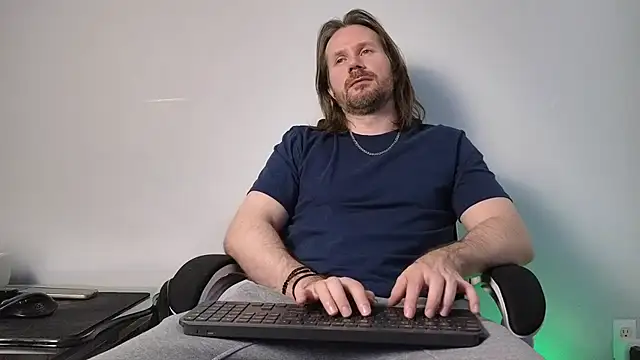 AlbinoAdonis online show from 12/19/25, 08:22