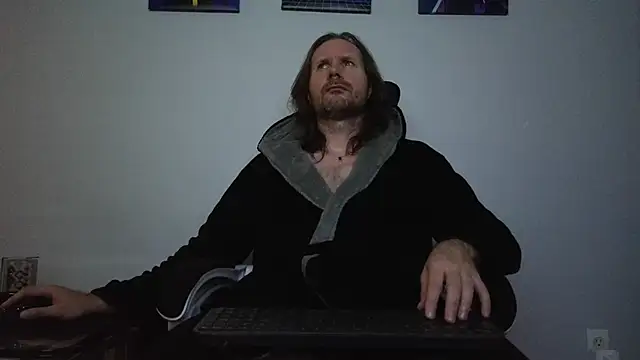 Snapshot of AlbinoAdonis chatting on 09/17/25, 04:14 AlbinoAdonis online show from 09/17/25, 04:14