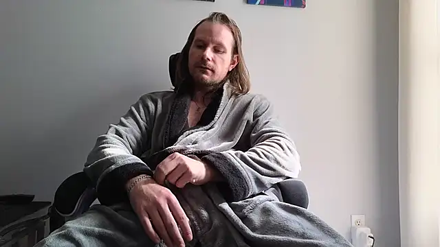 Snapshot of AlbinoAdonis chatting on 09/13/25, 02:17 AlbinoAdonis online show from 09/13/25, 02:17