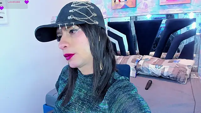 Charlotte Landry   online show from 02/05/26, 04:36