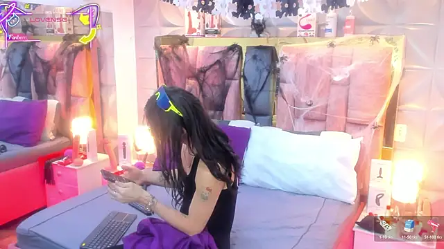 Charlotte Landry   online show from 10/05/25, 03:14