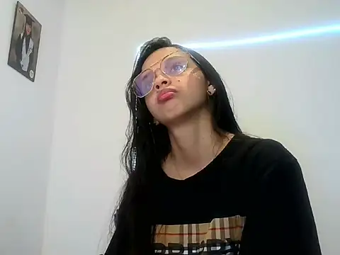 lucy babyy online show from 10/16/25, 01:30