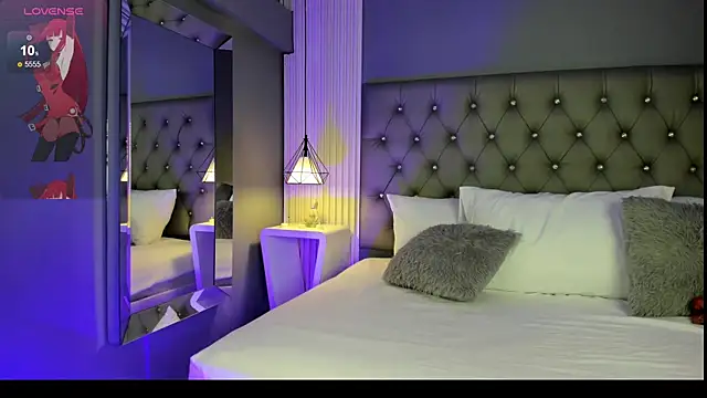 Snapshot of LunaBloomn chatting on 12/01/25, 05:14 LunaBloomn online show from 12/01/25, 05:14