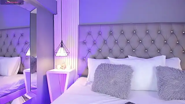 LunaBloomn online show from 01/09/26, 05:09